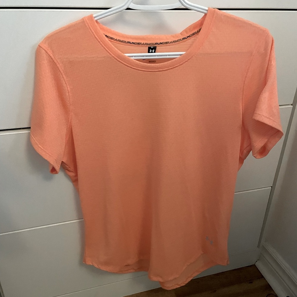 Womens under armour peach short sleeve top